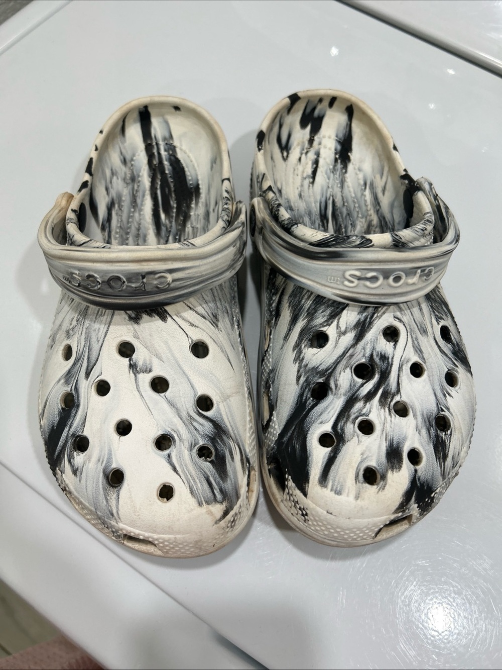 CROCS Marble Print Clogs - Black & White